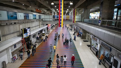 El aeropuerto de Venezuela vuelve a la vida en una primera señal de recuperación económica El aeropuerto de Venezuela vuelve a la vida en una primera señal de recuperación económica