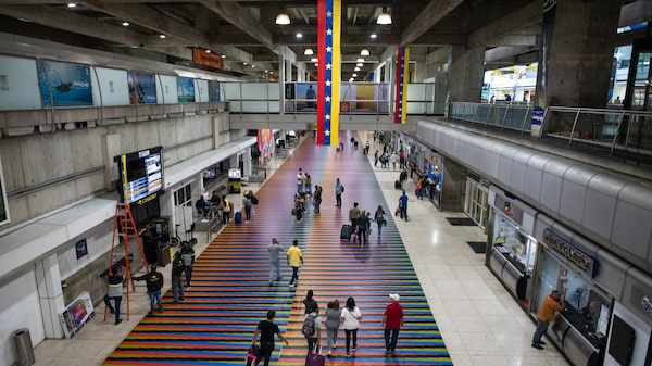 El aeropuerto de Venezuela vuelve a la vida en una primera señal de recuperación económica El aeropuerto de Venezuela vuelve a la vida en una primera señal de recuperación económica