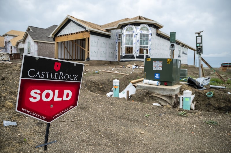 Las ventas de viviendas nuevas en EE.UU. cayeron en octubre a su nivel más bajo en casi dos años, debido a que dos huracanes azotaron el Sur. Las ventas de viviendas nuevas en EE.UU. cayeron en octubre a su nivel más bajo en casi dos años, debido a que dos huracanes azotaron el Sur.