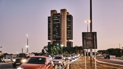 Investidores voltam ao Brasil: títulos em dólar ganham impulso após perdas de 2024 Investidores voltam ao Brasil: títulos em dólar ganham impulso após perdas de 2024