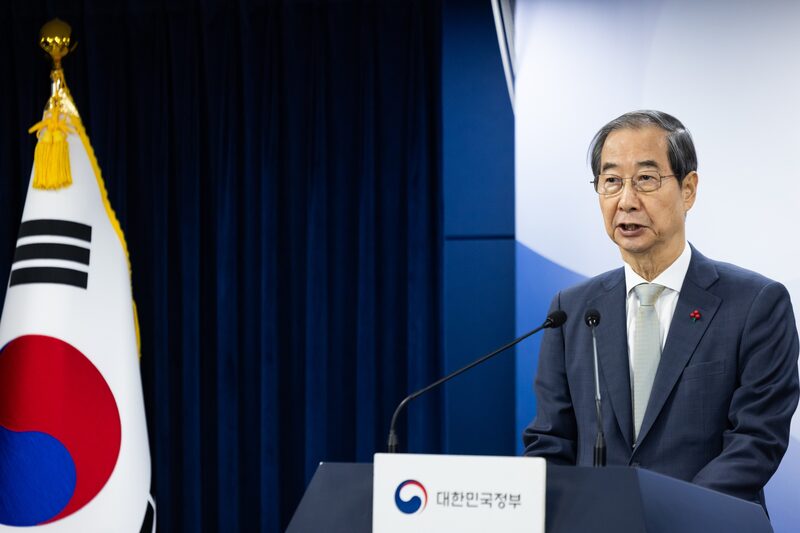 Destituição acontece há menos de duas semanas do impeachment do presidente eleito (Foto: Bloombeg News) Destituição acontece há menos de duas semanas do impeachment do presidente eleito (Foto: Bloombeg News)