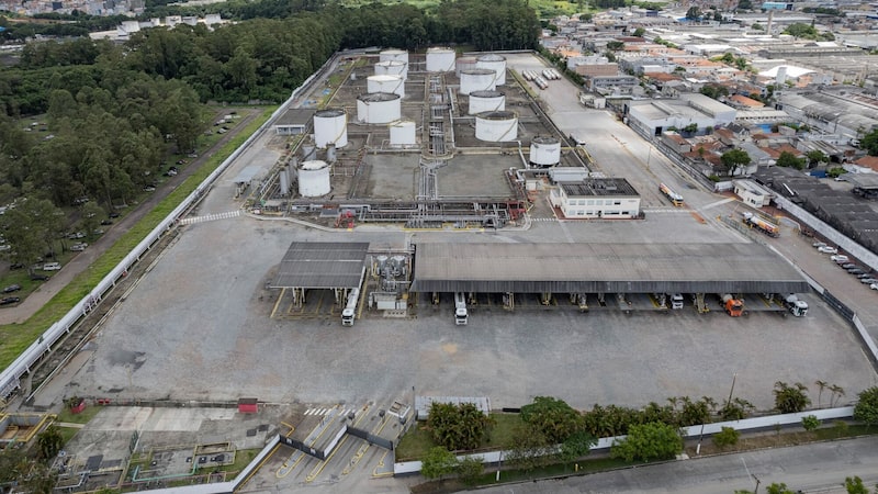 Raízen avança em reestruturação, e Shell terá direitos na distribuidora, dizem fontes Raízen avança em reestruturação, e Shell terá direitos na distribuidora, dizem fontes