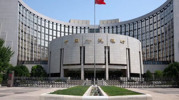 China permite a algunos bancos ofrecer tasas más altas para depósitos en dólares China permite a algunos bancos ofrecer tasas más altas para depósitos en dólares
