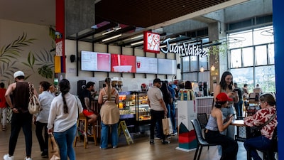 Juan Valdez entra a Canadá sin abrir cafeterías: su café llega a más de 400 puntos de venta Juan Valdez entra a Canadá sin abrir cafeterías: su café llega a más de 400 puntos de venta