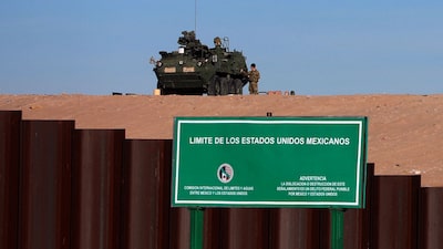 Trump sugiere invocar a la OTAN para proteger la frontera de Estados Unidos con México Trump sugiere invocar a la OTAN para proteger la frontera de Estados Unidos con México