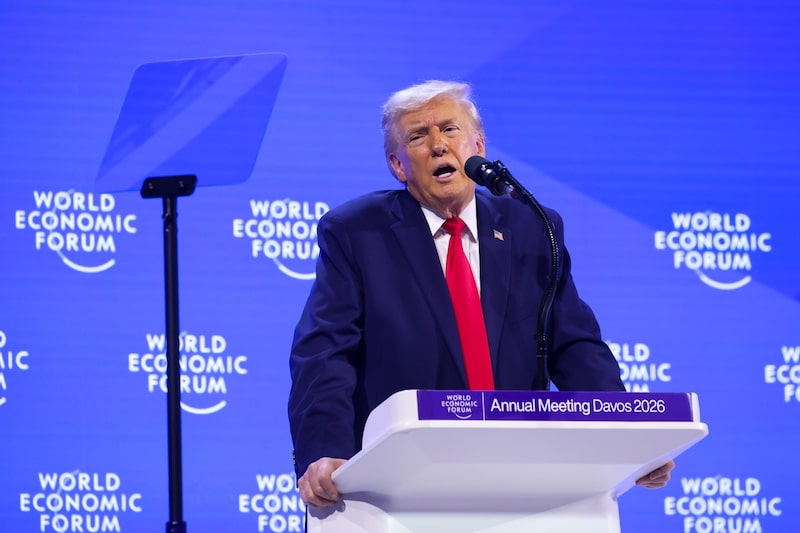 As tentativas de Trump de intimidar aliados para que aceitem suas exigências foram alvo de críticas na Europa. As tentativas de Trump de intimidar aliados para que aceitem suas exigências foram alvo de críticas na Europa.