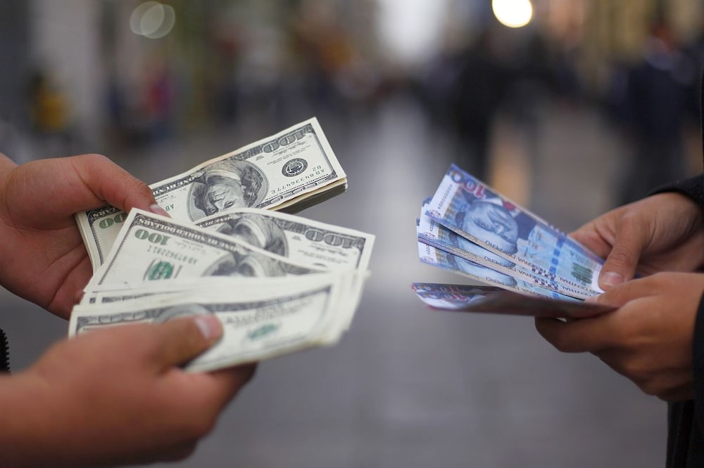 Dólar en Perú cerró a la baja este lunes 23 de agosto, aunque cotiza por encima de los 4,10 soles por US$1. Dólar en Perú cerró a la baja este lunes 23 de agosto, aunque cotiza por encima de los 4,10 soles por US$1.