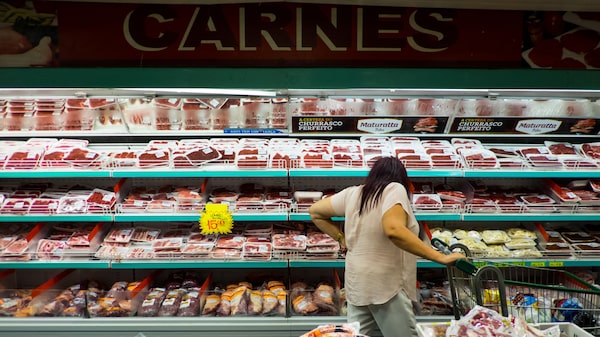 Inflação de alimentos volta a assombrar consumidor e pressiona Lula antes das eleições Inflação de alimentos volta a assombrar consumidor e pressiona Lula antes das eleições