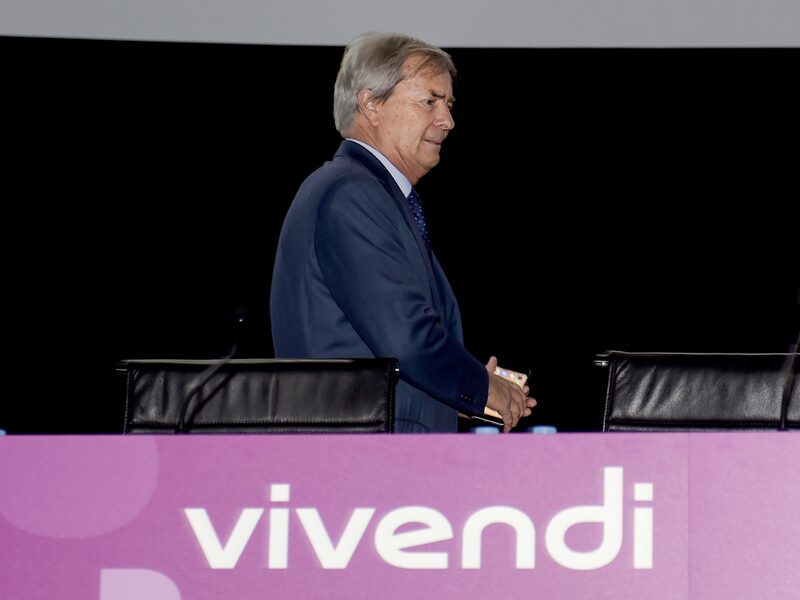 Vivendi, controlada pelo bilionário francês Vincent Bollore, possui cerca de 24% da Telecom Itália Vivendi, controlada pelo bilionário francês Vincent Bollore, possui cerca de 24% da Telecom Itália