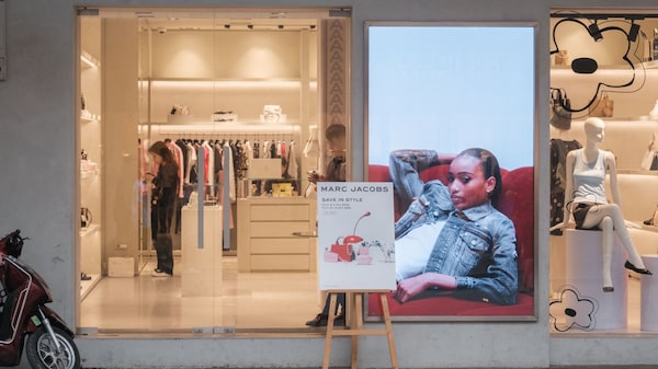 LVMH acuerda vender la marca Marc Jacobs a WHP Global LVMH acuerda vender la marca Marc Jacobs a WHP Global