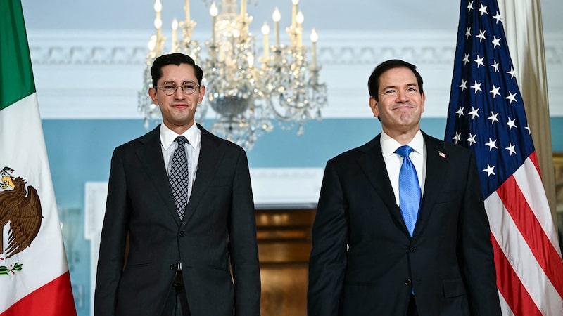 México se muestra “cautelosamente optimista” sobre acuerdo comercial con EE.UU. México se muestra “cautelosamente optimista” sobre acuerdo comercial con EE.UU.