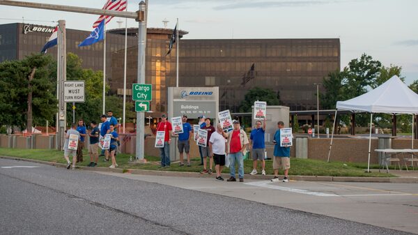 Boeing contratará reemplazos ante huelga en su unidad de defensa Boeing contratará reemplazos ante huelga en su unidad de defensa