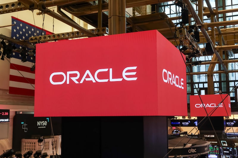 Letrero de Oracle Corp. en el parqué de la Bolsa de Nueva York. Fotógrafo: Michael Nagle/Bloomberg Letrero de Oracle Corp. en el parqué de la Bolsa de Nueva York. Fotógrafo: Michael Nagle/Bloomberg