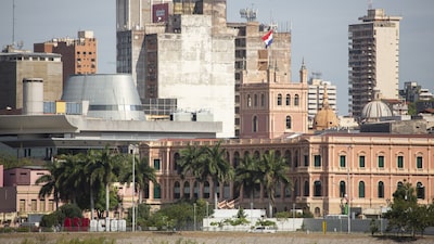 Banco paraguayo Ueno busca reforzar su capital en medio de caída de bonos y escrutinio regulatorio Banco paraguayo Ueno busca reforzar su capital en medio de caída de bonos y escrutinio regulatorio