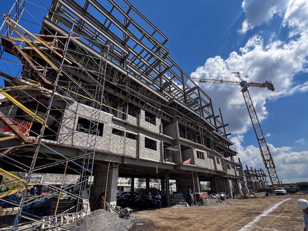Construcción de Altura 900, una inversión de US$20 millones en Santa Tecla, El Salvador. Construcción de Altura 900, una inversión de US$20 millones en Santa Tecla, El Salvador.