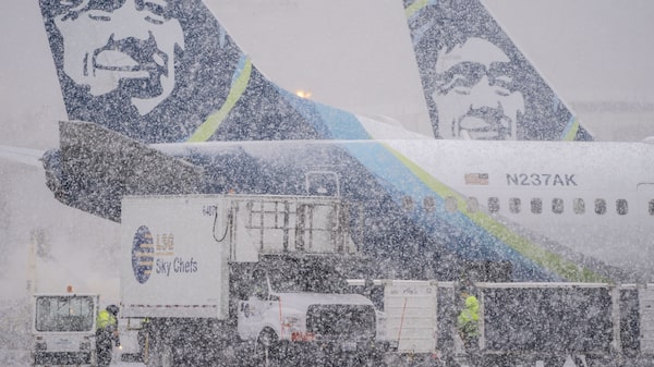 Aerolíneas retrasan y cancelan vuelos en todo EE.UU. por tormenta invernal Aerolíneas retrasan y cancelan vuelos en todo EE.UU. por tormenta invernal