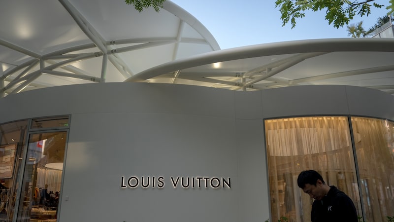 Atingida por boicote na China, LVMH frustra mercado e ações têm pior ano desde 2008 Atingida por boicote na China, LVMH frustra mercado e ações têm pior ano desde 2008