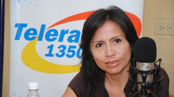 Exministra María de los Ángeles Duarte escapa de la embajada argentina en Ecuador Exministra María de los Ángeles Duarte escapa de la embajada argentina en Ecuador