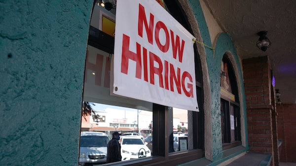 Ofertas de empleo en EE.UU. aumentan a 9,61 millones y superan todas las previsiones Ofertas de empleo en EE.UU. aumentan a 9,61 millones y superan todas las previsiones