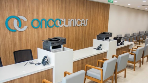 Oncoclínicas adia pagamento a credores e Fitch rebaixa rating a nível pré-default Oncoclínicas adia pagamento a credores e Fitch rebaixa rating a nível pré-default