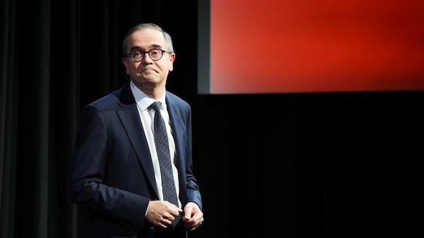 El CEO de Renault busca recortar costos y acercar la marca al modelo chino El CEO de Renault busca recortar costos y acercar la marca al modelo chino
