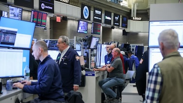 Nasdaq 100 entra en corrección y el S&P 500 cae tras decisión de la Fed sobre las tasas Nasdaq 100 entra en corrección y el S&P 500 cae tras decisión de la Fed sobre las tasas