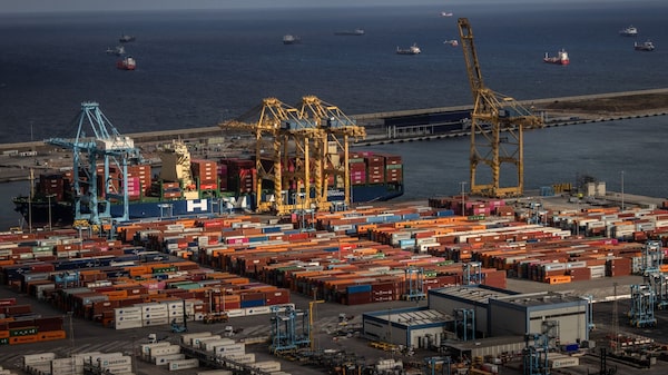 Trump dice que cortará todo el comercio con España por disputa sobre bases militares Trump dice que cortará todo el comercio con España por disputa sobre bases militares