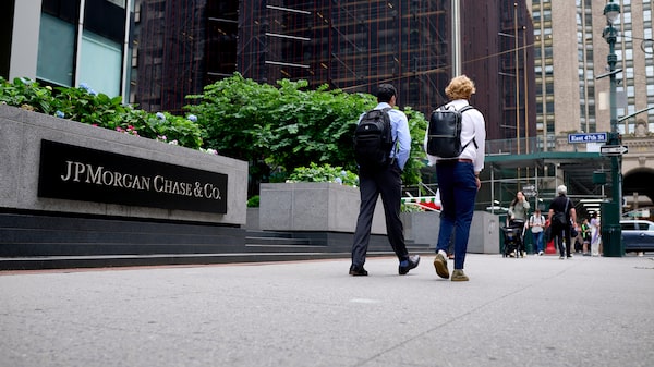 JPMorgan inicia un programa para controlar las horas de trabajo de los banqueros junior JPMorgan inicia un programa para controlar las horas de trabajo de los banqueros junior