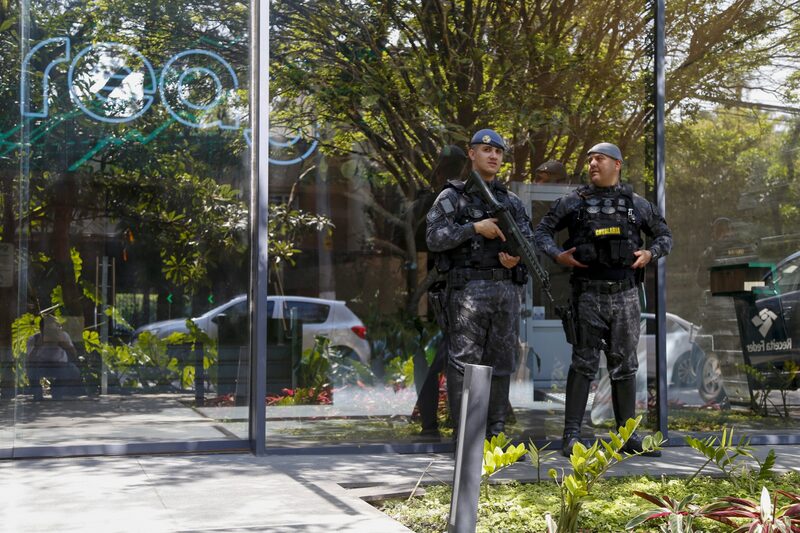 Investigadores alegam a empresa foi implicada em um esquema de criminosos para ocultação de lucros ilícitos por meio de veículos de investimento há muito utilizados pela elite brasileira Investigadores alegam a empresa foi implicada em um esquema de criminosos para ocultação de lucros ilícitos por meio de veículos de investimento há muito utilizados pela elite brasileira