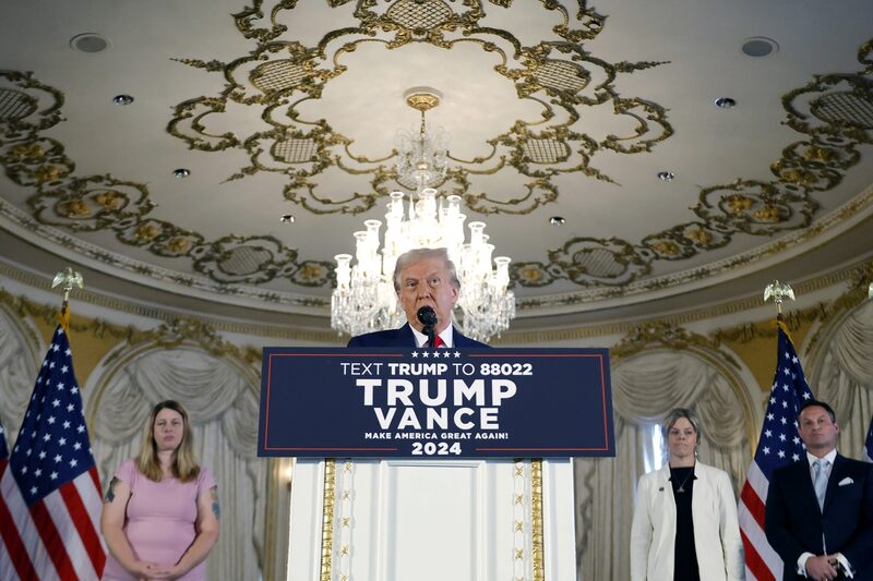 Trump prometió confiscar los bienes de los cárteles de la droga y las bandas para indemnizar a las víctimas. Trump prometió confiscar los bienes de los cárteles de la droga y las bandas para indemnizar a las víctimas.