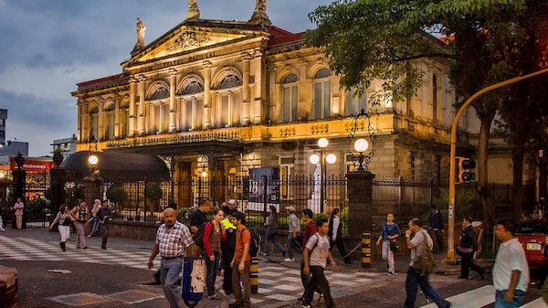 Diputados investigarán al Banco Central de Costa Rica por exigir datos crediticios Diputados investigarán al Banco Central de Costa Rica por exigir datos crediticios