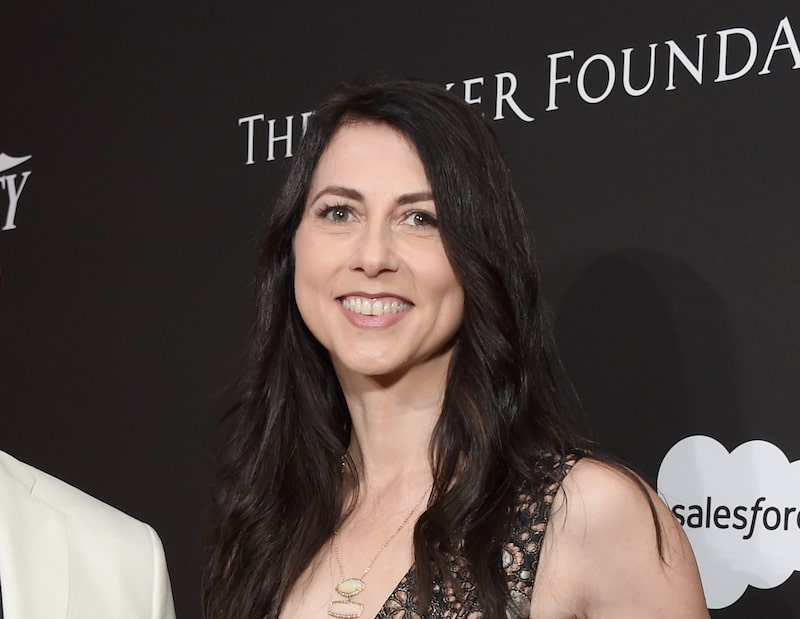 Antes da última venda de ações, MacKenzie Scott tinha um patrimônio estimado em US$ 41,2 bilhões, segundo o Índice de Bilionários da Bloomberg. (Foto: Michael Kovac/Getty Images for for J/P HRO Gala) Antes da última venda de ações, MacKenzie Scott tinha um patrimônio estimado em US$ 41,2 bilhões, segundo o Índice de Bilionários da Bloomberg. (Foto: Michael Kovac/Getty Images for for J/P HRO Gala)