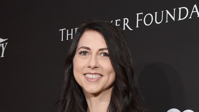 MacKenzie Scott reduz fatia na Amazon em US$ 12,6 bi. E segue mais rica que há 6 anos MacKenzie Scott reduz fatia na Amazon em US$ 12,6 bi. E segue mais rica que há 6 anos