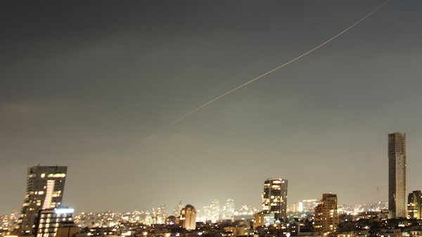 Irã lança mísseis contra Israel e ameaça negociações para encerrar guerra Irã lança mísseis contra Israel e ameaça negociações para encerrar guerra