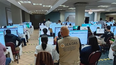 El recuento especial de actas mantiene en suspenso la elección presidencial en Honduras El recuento especial de actas mantiene en suspenso la elección presidencial en Honduras