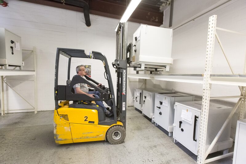 Argentine banks are building more vaults to store the record number of banknotes in circulation, which surpasses eight billion. Argentine banks are building more vaults to store the record number of banknotes in circulation, which surpasses eight billion.