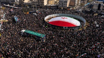Operadores recurren a la IA ante el caos por guerra de Irán y mercados volátiles Operadores recurren a la IA ante el caos por guerra de Irán y mercados volátiles