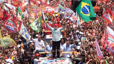 Lula é reeleito no segundo turno e chega ao quarto mandato na presidência Lula é reeleito no segundo turno e chega ao quarto mandato na presidência