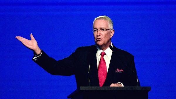 Ricardo Salinas Pliego demanda a hijos de prestamista acusado de robarle US$400 millones Ricardo Salinas Pliego demanda a hijos de prestamista acusado de robarle US$400 millones