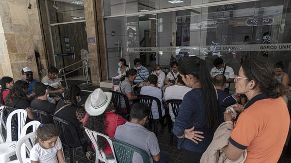 Gobierno boliviano anuncia inyección millonaria para calmar demanda de dólares Gobierno boliviano anuncia inyección millonaria para calmar demanda de dólares