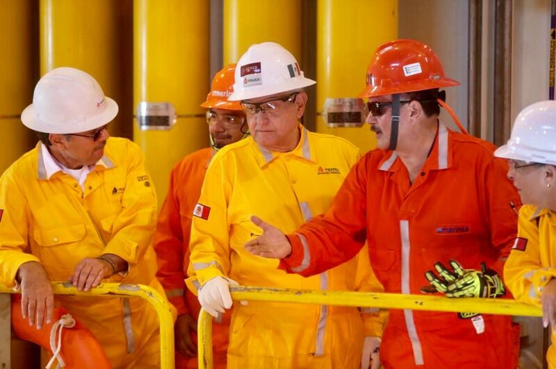 Mexico President Andrés Manuel López Obrador (center) and the CEO of Pemex Octavio Romero Oropeza (left) visit the Xikin offshore field. Mexico President Andrés Manuel López Obrador (center) and the CEO of Pemex Octavio Romero Oropeza (left) visit the Xikin offshore field.