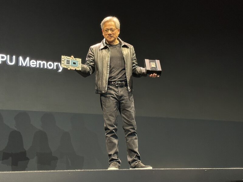 A ampla linha de produtos anunciada hoje inclui um supercomputador, um novo sistema de robótica, recursos de jogos, serviços de publicidade e uma tecnologia de rede A ampla linha de produtos anunciada hoje inclui um supercomputador, um novo sistema de robótica, recursos de jogos, serviços de publicidade e uma tecnologia de rede