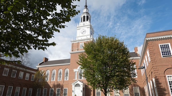 Mayoría de graduados universitarios de EE.UU. no trabajan en campo de sus estudios Mayoría de graduados universitarios de EE.UU. no trabajan en campo de sus estudios