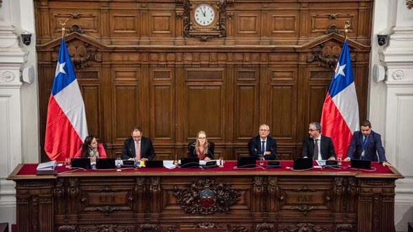 ¿Proceso de nueva Constitución sigue impactando a activos chilenos? Esto ven analistas ¿Proceso de nueva Constitución sigue impactando a activos chilenos? Esto ven analistas