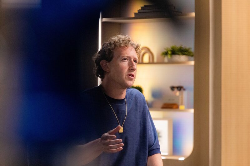 Durante la pandemia, los responsables de Facebook se ganaron la ira de los críticos de los confinamientos, las vacunas y los mandatos de encubrimiento porque eliminó ciertas publicaciones, alegando que contenían información errónea relacionada con el virus. Durante la pandemia, los responsables de Facebook se ganaron la ira de los críticos de los confinamientos, las vacunas y los mandatos de encubrimiento porque eliminó ciertas publicaciones, alegando que contenían información errónea relacionada con el virus.