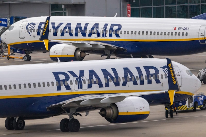 Avión de pasajeros de Ryanair en el aeropuerto de Londres-Stansted, en Stansted, Reino Unido.
Fotógrafo: Jason Alden/Bloomberg Avión de pasajeros de Ryanair en el aeropuerto de Londres-Stansted, en Stansted, Reino Unido.
Fotógrafo: Jason Alden/Bloomberg
