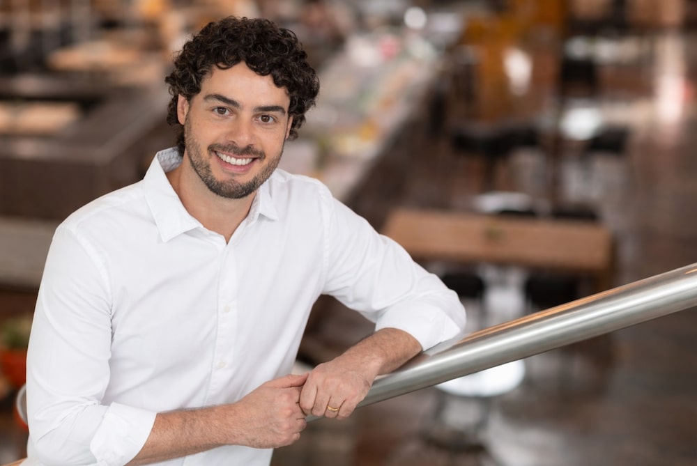 Victor Noda, CEO do Grupo Toky: fundador da Mobly, ele comandou a aquisição da Tok&Stok no fim de 2024, atravessou uma tentativa de OPA hostil pelos fundadores da marca adquirida e hoje negocia a conversão de quase R$ 700 milhões em dívida em participação acionária enquanto prepara a expansão física do grupo para o Rio de Janeiro e Brasília Victor Noda, CEO do Grupo Toky: fundador da Mobly, ele comandou a aquisição da Tok&Stok no fim de 2024, atravessou uma tentativa de OPA hostil pelos fundadores da marca adquirida e hoje negocia a conversão de quase R$ 700 milhões em dívida em participação acionária enquanto prepara a expansão física do grupo para o Rio de Janeiro e Brasília