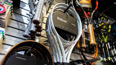 Fabricante das raquetes Wilson tem IPO aquém do esperado em Nova York Fabricante das raquetes Wilson tem IPO aquém do esperado em Nova York