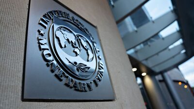 Ucrania logra acuerdo con FMI por US$8.200 millones en medio de riesgos de financiamiento Ucrania logra acuerdo con FMI por US$8.200 millones en medio de riesgos de financiamiento