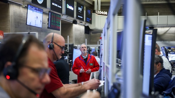 Wall Street cae arrastrado por IBM tras temores sobre IA y mayor incertidumbre comercial Wall Street cae arrastrado por IBM tras temores sobre IA y mayor incertidumbre comercial